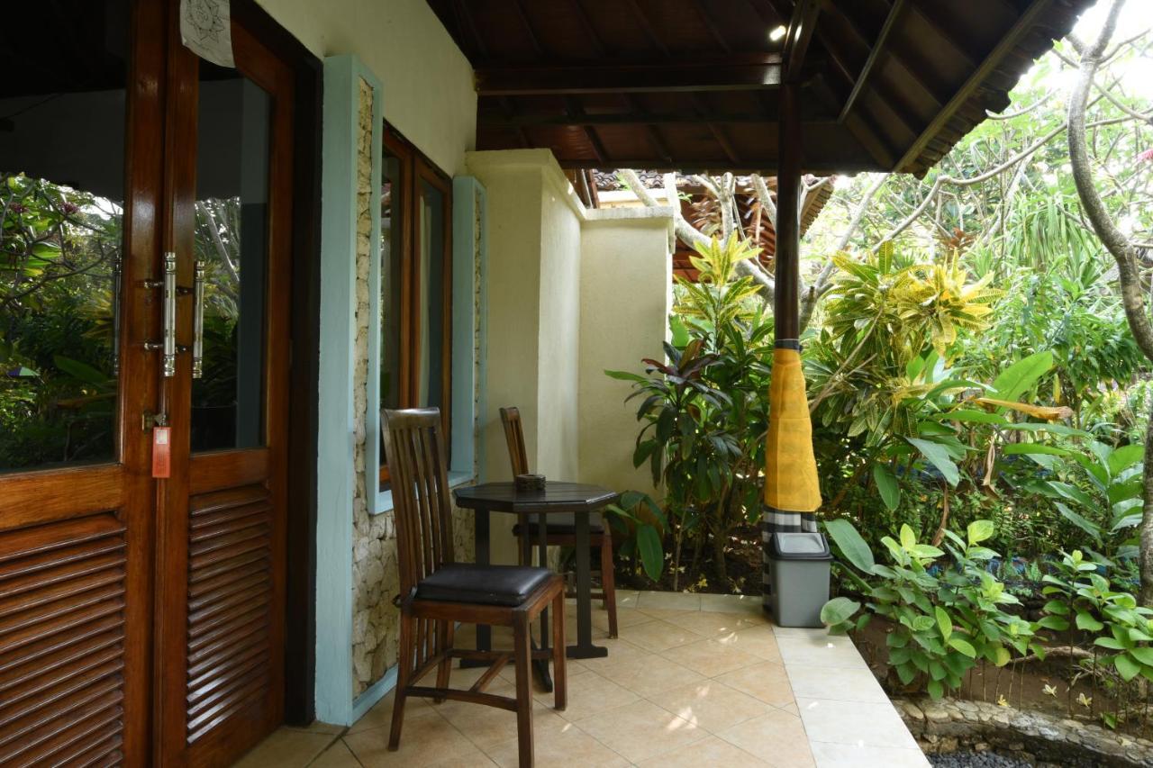 The Tanis Beach Resort Nusa Lembongan Exterior photo