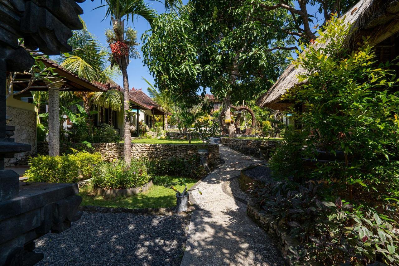 The Tanis Beach Resort Nusa Lembongan Exterior photo
