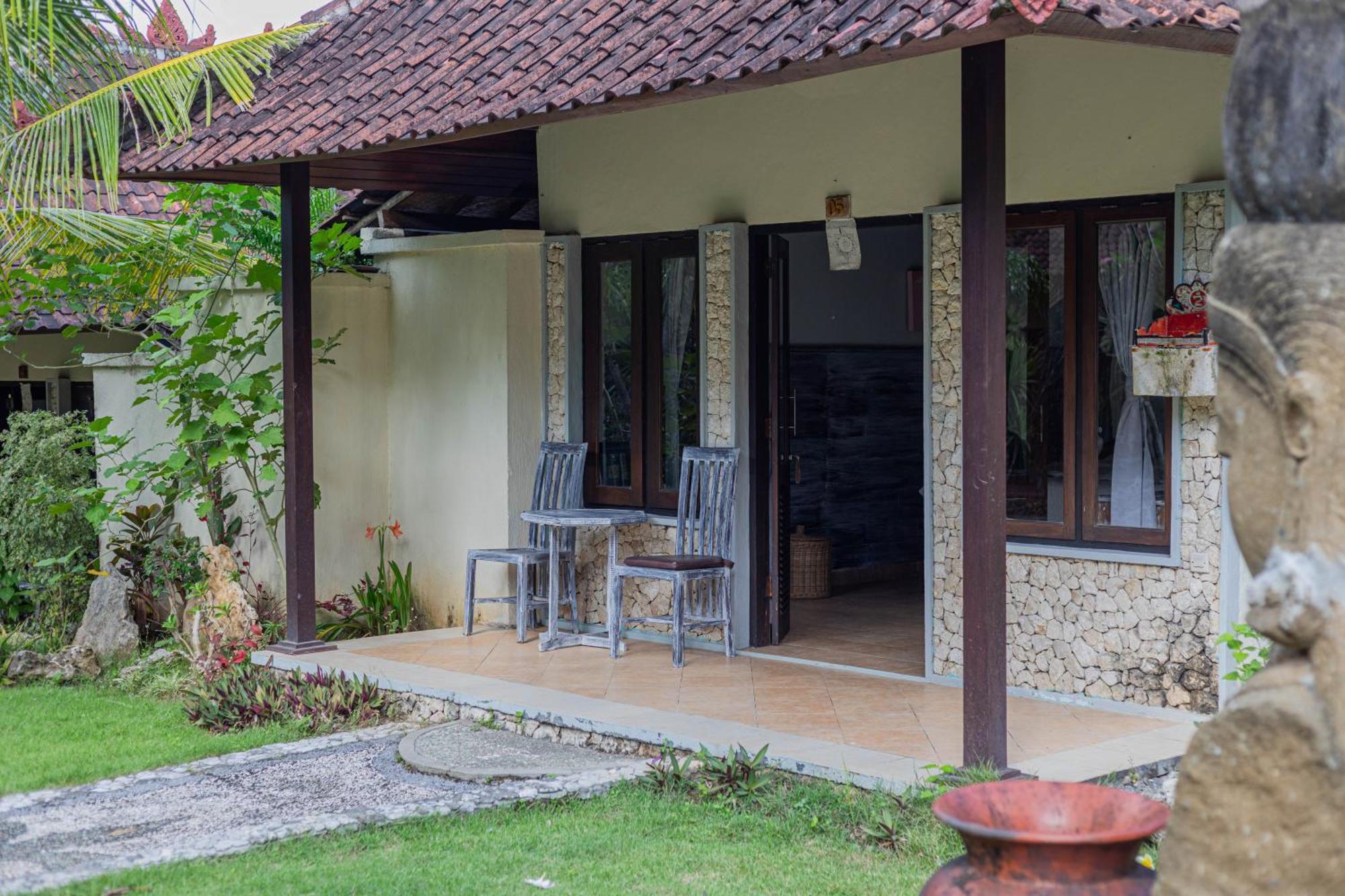 The Tanis Beach Resort Nusa Lembongan Exterior photo