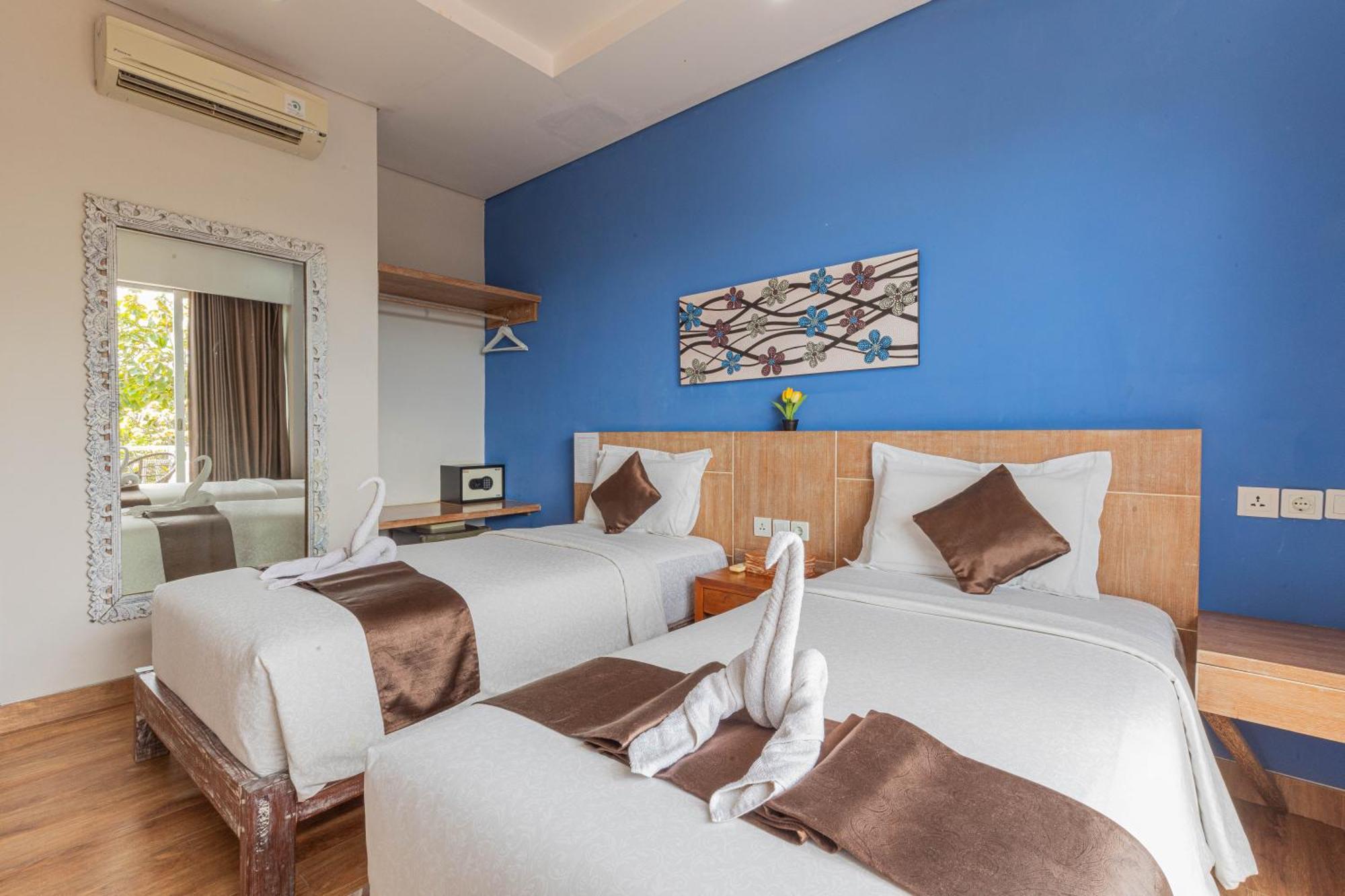 The Tanis Beach Resort Nusa Lembongan Exterior photo