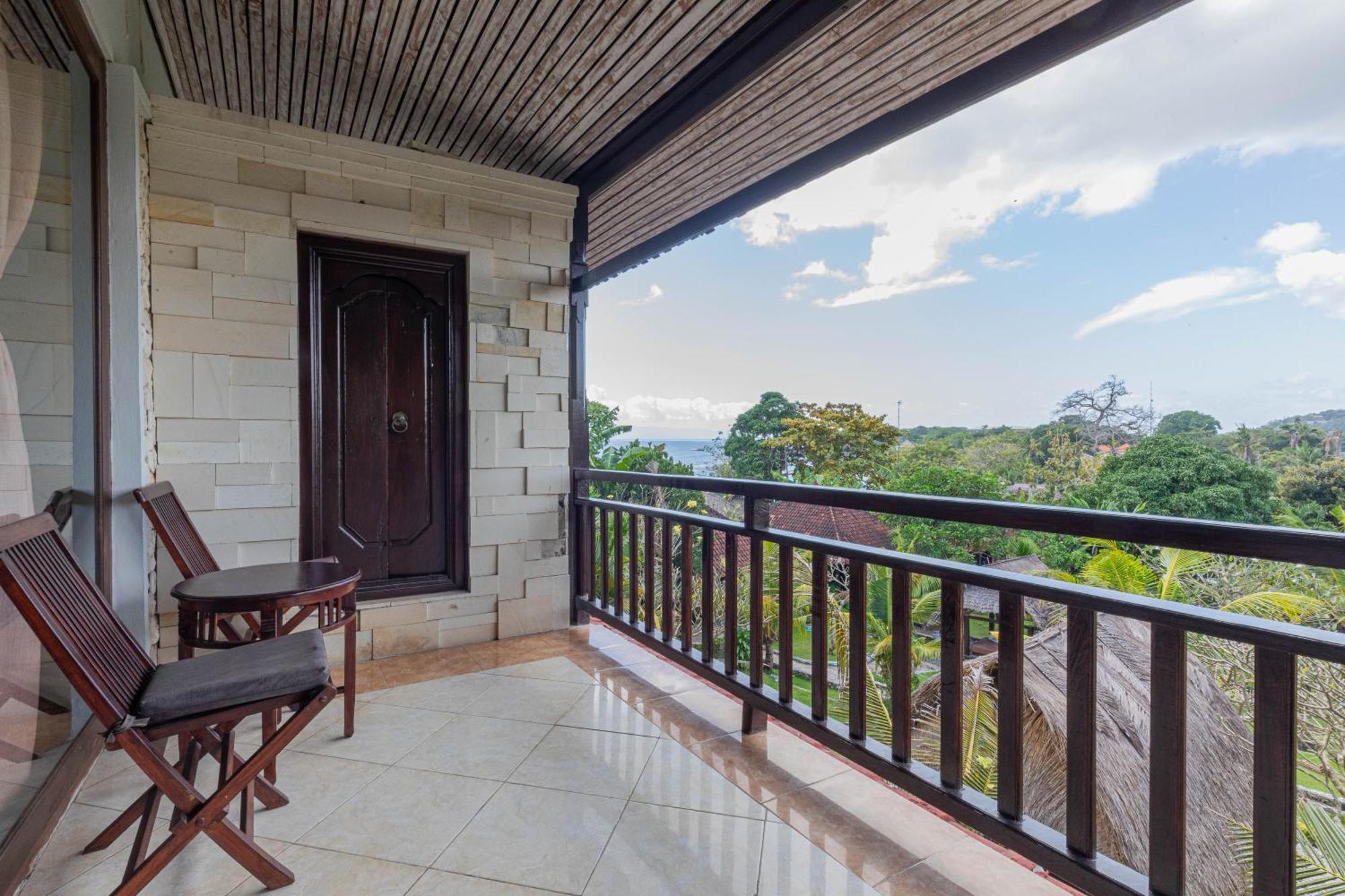 The Tanis Beach Resort Nusa Lembongan Exterior photo