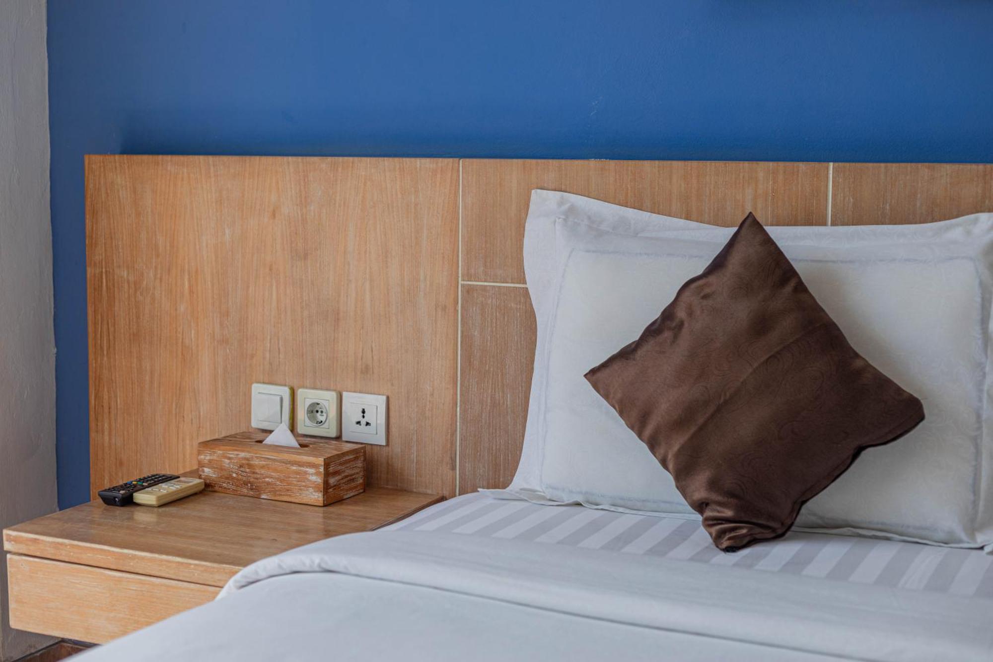 The Tanis Beach Resort Nusa Lembongan Exterior photo