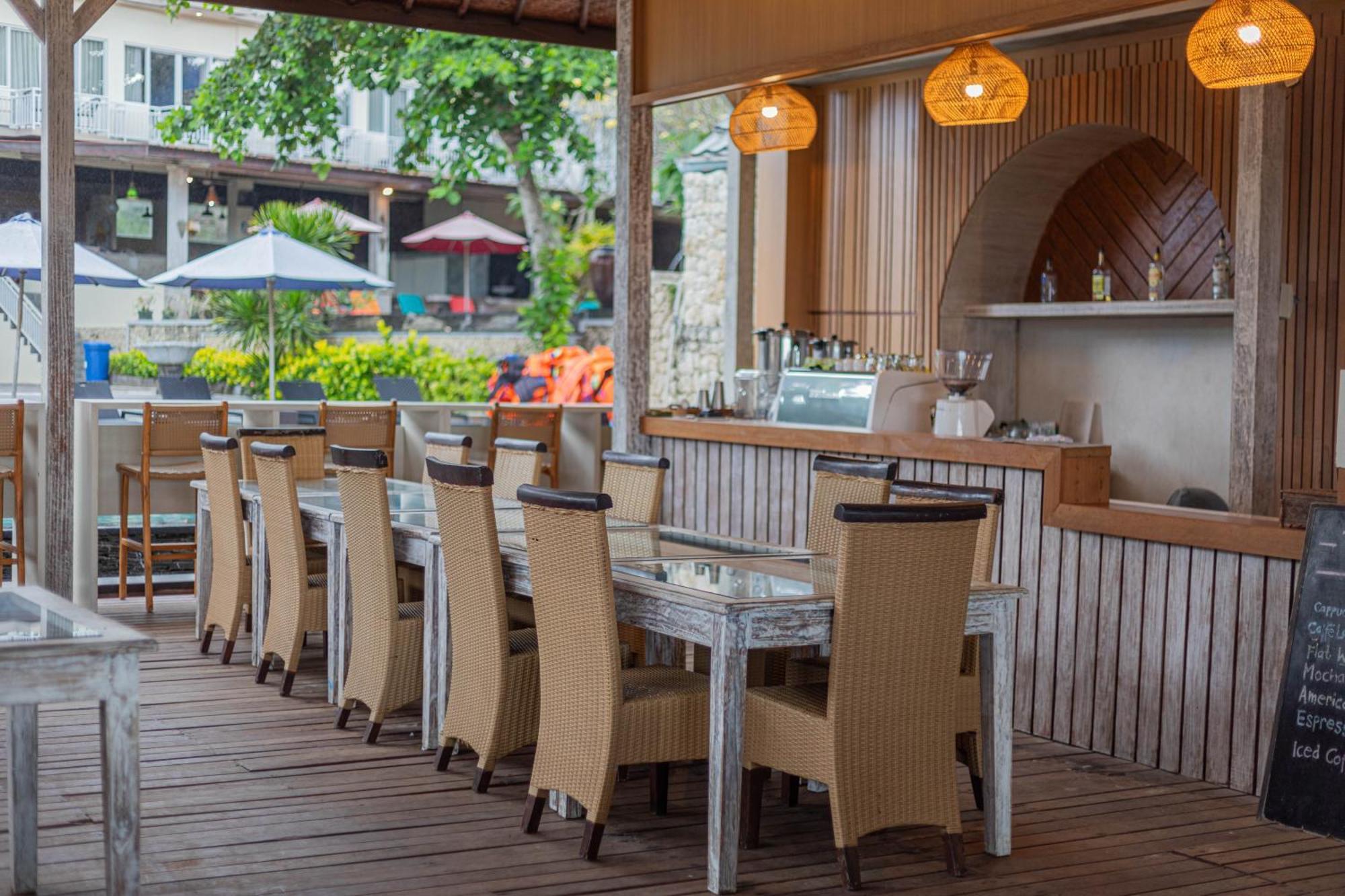 The Tanis Beach Resort Nusa Lembongan Exterior photo