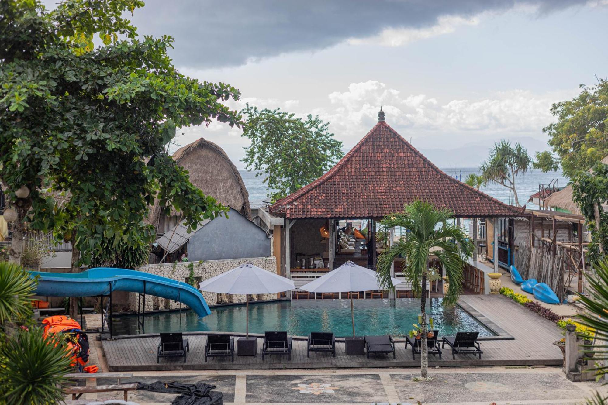 The Tanis Beach Resort Nusa Lembongan Exterior photo
