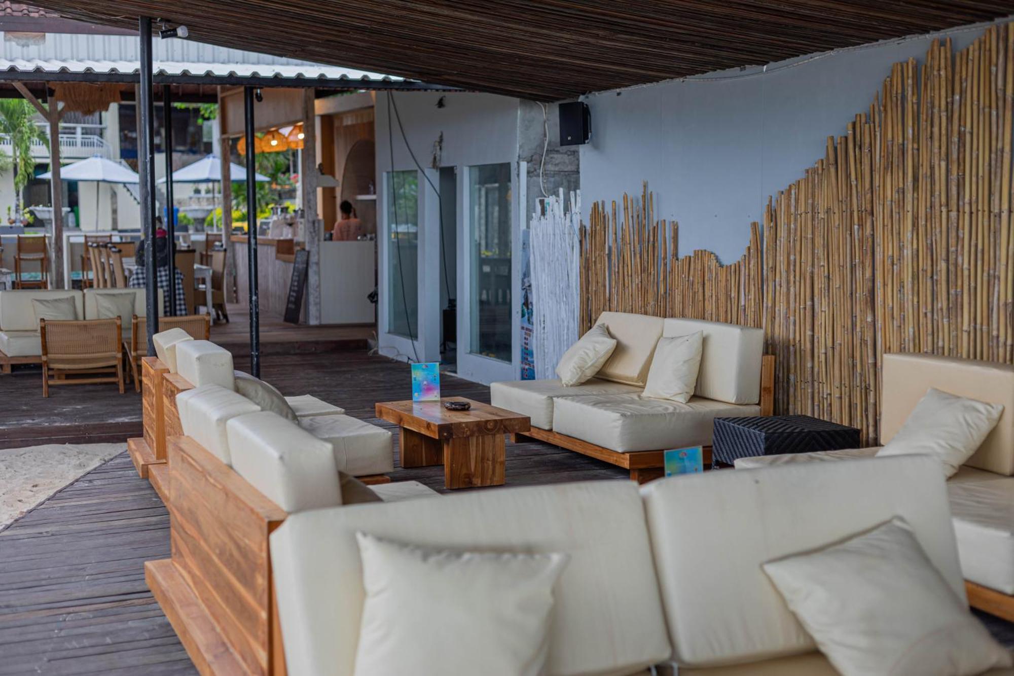 The Tanis Beach Resort Nusa Lembongan Exterior photo