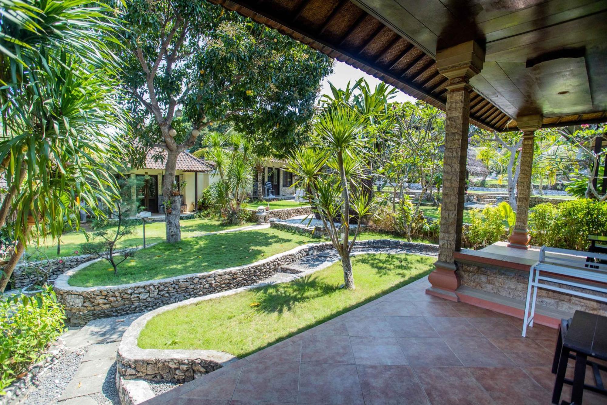 The Tanis Beach Resort Nusa Lembongan Exterior photo