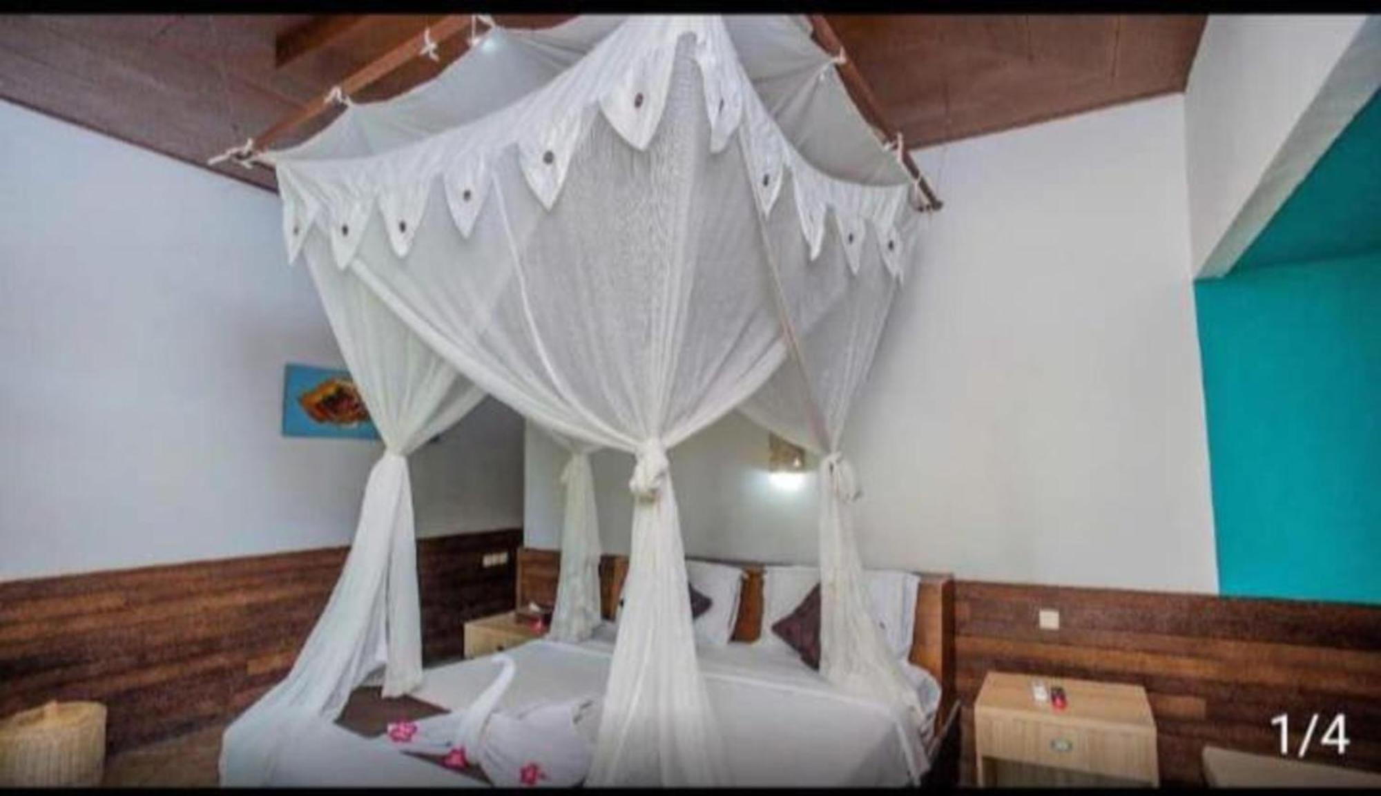 The Tanis Beach Resort Nusa Lembongan Exterior photo